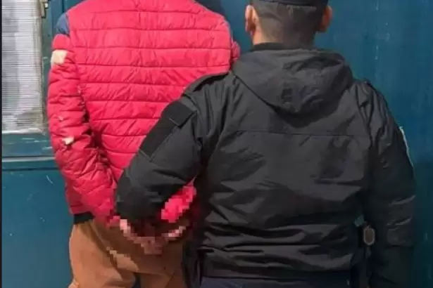 Mal hijo: agredi� a propia madre y lo detuvieron portando un cuchillo