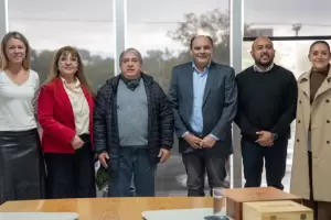 Saadi reconoci� a un empleado municipal por sus 41 a�os de servicio