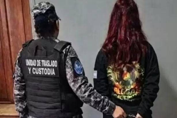 La madre imputada por amenazas contra su hijo qued� alojada en el penal de Mujeres