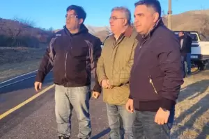 Controlaron una parte del incendio de El Rodeo: Jalil recorri� la zona afectada