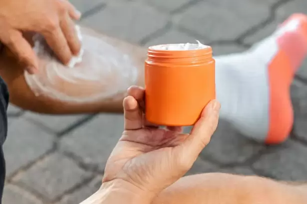 La ANMAT prohibi� lotes de una reconocida marca de crema antiinflamatoria: porqu�