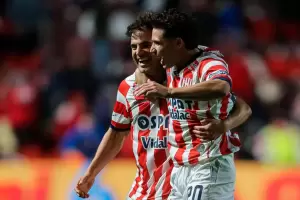 Uni�n le gan� a Lan�s con dos golazos y trep� a la zona de clasificaci�n