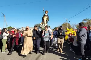 El Obispo visit� a la comunidad educativa de Fasta en el marco de las fiestas de Santo Domingo