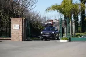 Blindan el cementerio para evitar drones y miradas en el funeral de Jorge Messi