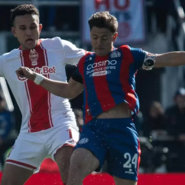 Hurac�n dio el golpe en el cl�sico: venci� 2-0 a San Lorenzo