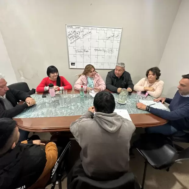 F.M.E ratific� el di�logo con ATE pero aguardar� la pauta salarial de la Provincia
