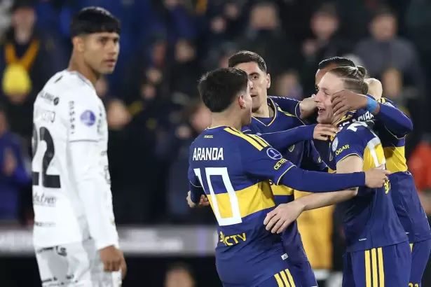 Boca se lo dio vuelta a Recoleta y sac� ventaja en los octavos de la Copa Sudamericana
