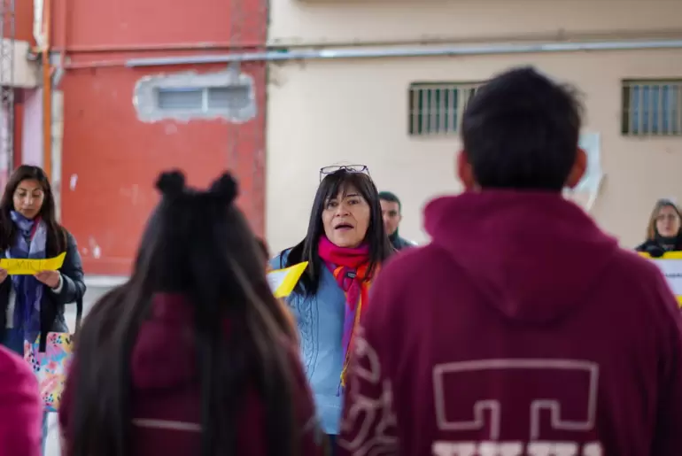"Amores que cuidan" llegó a la Escuela de La Viñita