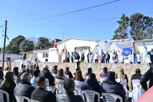 El Hospital de El Alto celebr� 54 a�os con nuevo equipamiento y anuncios