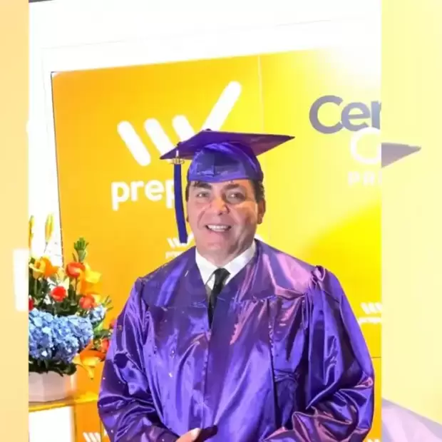 Cristian Castro se gradu� a los 51 a�os y sorprendi� con un anuncio