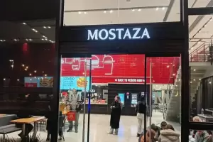 Conmoci�n: un hombre muri� en un local de Mostaza mientras cenaba con su esposa