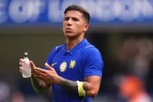La prensa inglesa cuestion� a Enzo Fern�ndez tras los abucheos en Chelsea: "Enemigo p�blico"