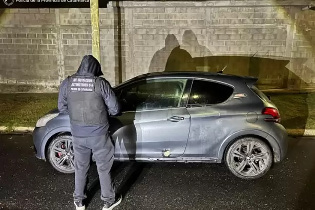 Recuperaron en Valle Chico un autom�vil que ten�a pedido de secuestro