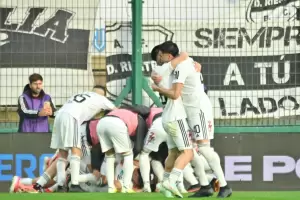 Deportivo Riestra elimin� por penales a Gimnasia y avanz� de ronda en la Copa Argentina