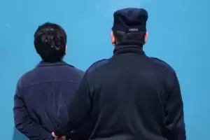 Preocupante: detienen a un padre por golpear a su hijo de 3 a�os