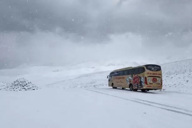 Rutas y nieve en Catamarca: cortes y  precauci�n en el interior