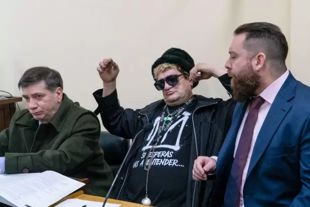El "Pity" �lvarez present� nuevos abogados y se suspendi� la audiencia
