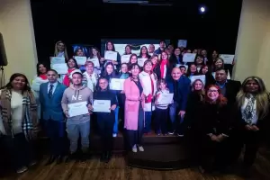 La Capital certific� a 34 vecinos que finalizaron talleres gratuitos de oficios