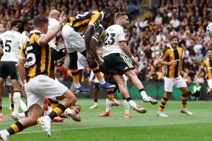 El Manchester United arranc� con una derrota inesperada ante Hull City