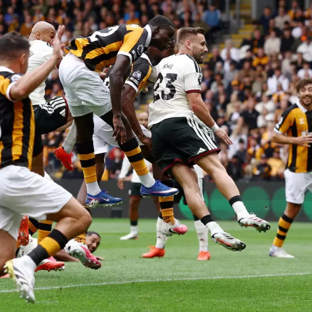 El Manchester United arranc� con una derrota inesperada ante Hull City