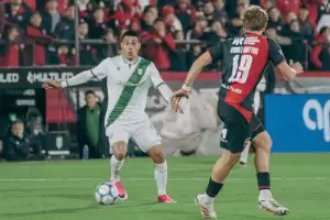 Newell's se hizo valer la local�a ante Banfield y se acomod� en su zona