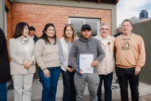 Jalil entreg� viviendas sociales e inaugur� obras en clubes deportivos de Santa Mar�a
