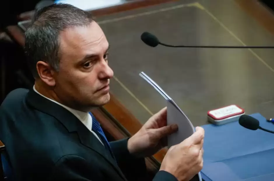 A horas de que venza el plazo, Adorni pidi� m�s tiempo para justificar su patrimonio