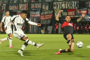 Tigre volvi� al triunfo ante Central C�rdoba y se prend� a la pelea