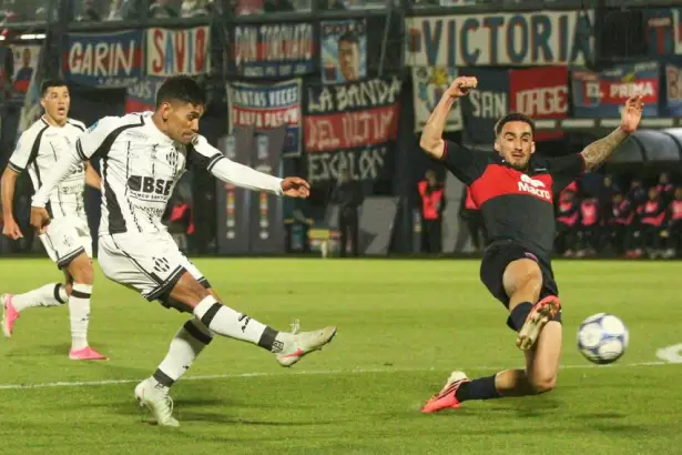 Tigre volvi� al triunfo ante Central C�rdoba y se prend� a la pelea