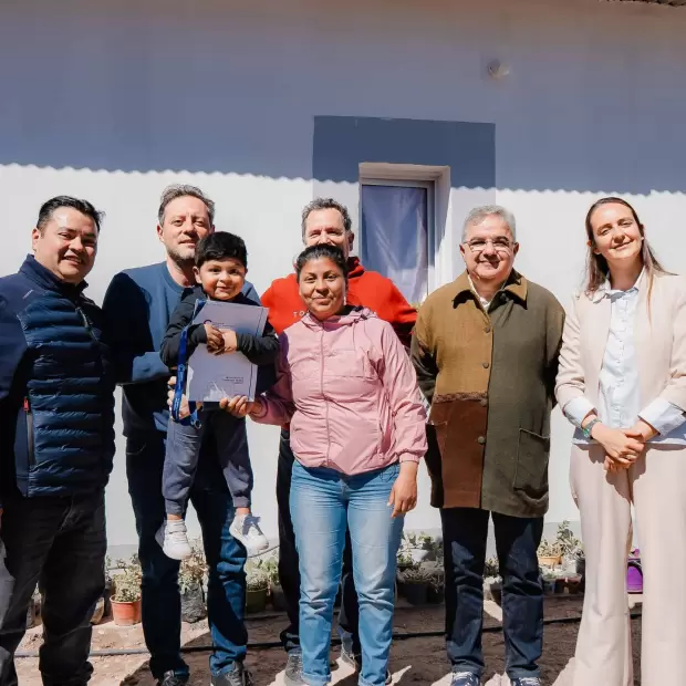 Hualf�n: Jalil entreg� viviendas y firm� convenio por el Complejo Termal de la Quebrada