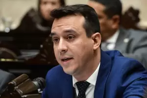 Para Monguillot, "no alcanza con ordenar las cuentas del Estado si se desordenan las cuentas de las familias"