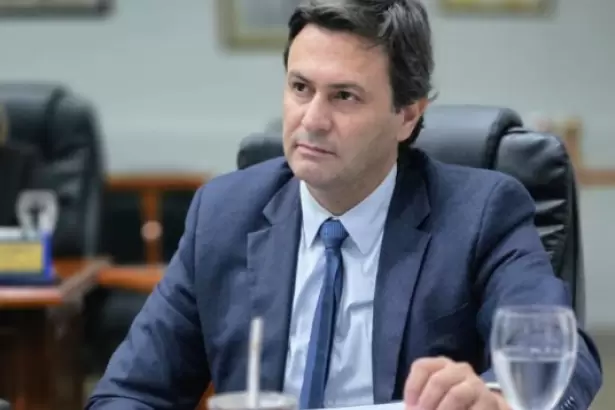 Aguirre impulsa un r�gimen municipal para aliviar y reordenar las deudas