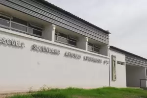 Educaci�n interviene tras el ingreso de un arma blanca en la Escuela Art�stica N�3