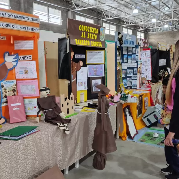 Saber y creatividad en 90 proyectos educativos sobre el Beato Esqui�