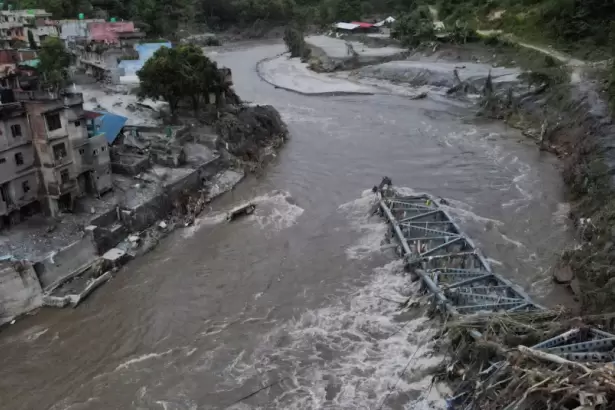 Nepal vuelve a estar en alerta por la crecida de un r�o tras las inundaciones mortales