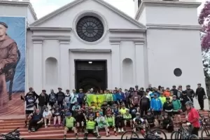 "Por los caminos del Beato": m�s de 80 personas pedalearon en la quinta peregrinaci�n cicl�stica
