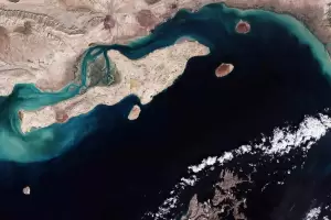 Estados Unidos atac� una isla iran� en el estrecho de Ormuz y Teher�n advirti� que habr� represalias