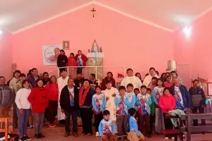 La comunidad de Papachacra se reuni� en torno a la Eucarist�a