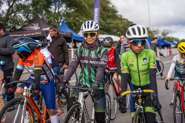 Contin�an las Finales Provinciales de los Juegos Evita