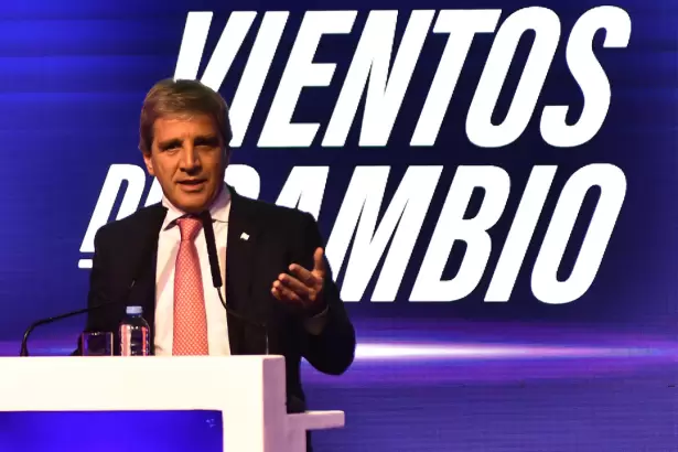 Caputo acus� a los industriales de vender bienes m�s caros y de menor calidad