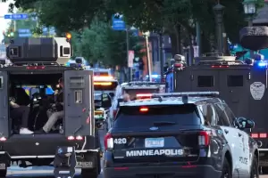 Al menos tres muertos y tres polic�as heridos en un tiroteo en el norte de Estados Unidos