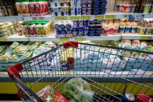Se derrumbaron las ventas de l�cteos: la l�der del sector sufri� una baja del 10%