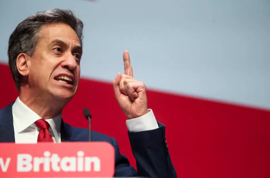 El canciller Ed Miliband