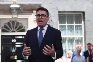 Fuerte advertencia del gobierno brit�nico: "Nuestras Fuerzas Armadas est�n en alerta 24/7"