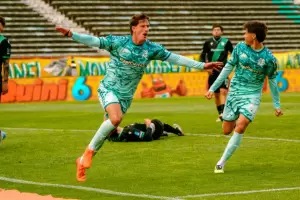 Aldosivi super� a Banfield y se ilusiona con la permanencia