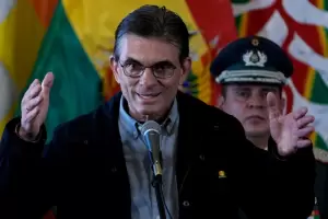 Rodrigo Paz volvi� a despegarse de Cerimedo y denunci� una "campa�a de desprestigio"