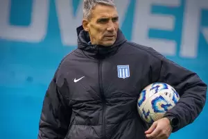 Vojvoda reconoci� la crisis de Racing y habl� sobre su continuidad: "Me duele much�simo no ganar"