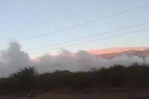 Incendio en el basural municipal: el humo afecta la visibilidad en la Ruta 38