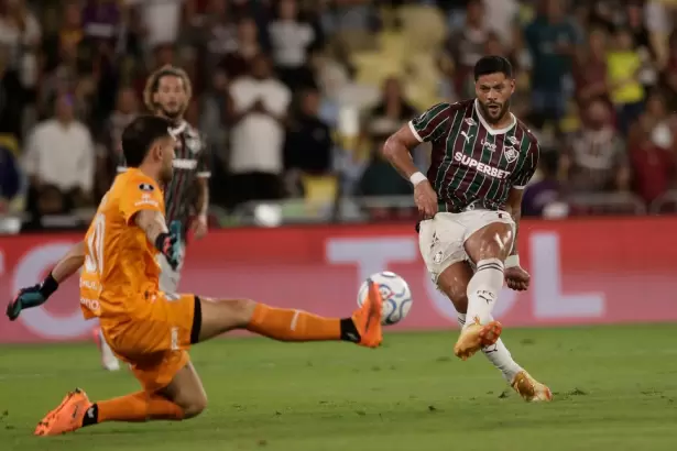Palermo cay� ante Fluminense y buscar� la haza�a en Vicente L�pez