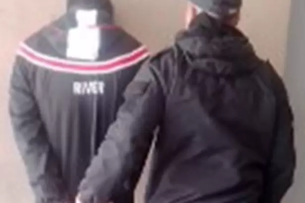 Un joven fue arrestado en Catamarca tras atacar a su madre y da�arle el domicilio